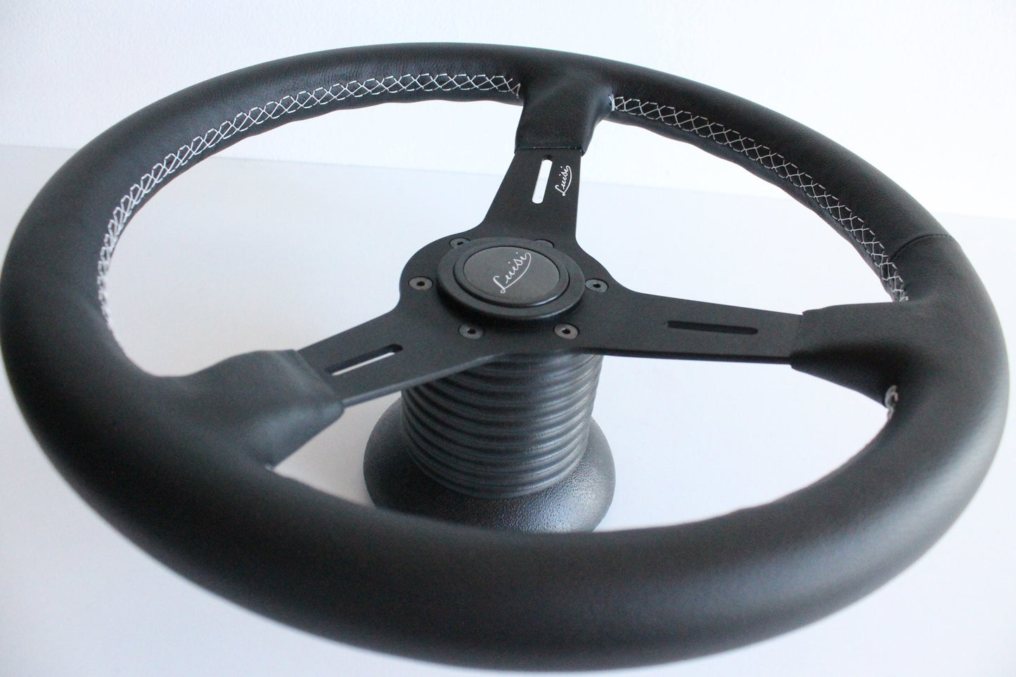 Steering wheel Leather Craftmanship Handmade in Italy OEM LUISI  380mm Fits For Mercedes Benz W123 W124 W201 190 R107 W107 W126 1978-1992